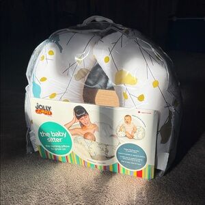 Jolly Jumper Nursing Pillow with Leaf Pattern